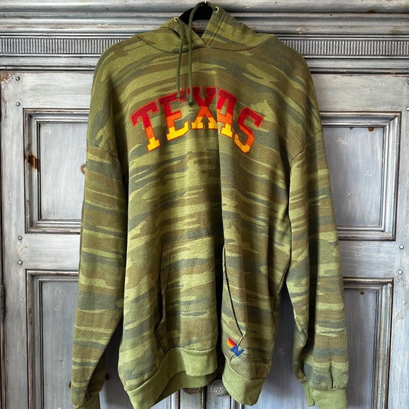 Aviator Nation University of Texas Pullover Hoodie Relaxed in Camo Size XL NWT - Picture 3 of 10